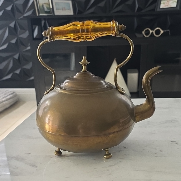 Vintage Brass Teapot with Amber Handle - Picture 1 of 9